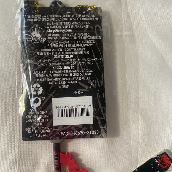 DISNEY CRUELLA KEY AND LIMITED EDITION PIN (NEW) - Picture 3 of 6